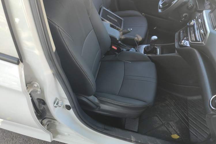 Used CHANGAN Alsvin 2019 1.4L Manual Comfort Edition China VI Standard Right Front Seat