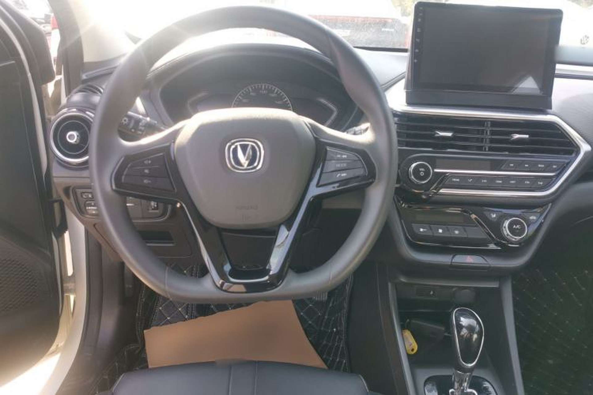 Used CHANGAN Alsvin 2019 1.5L DCT Comfort Model China VI Standard Steering Wheel