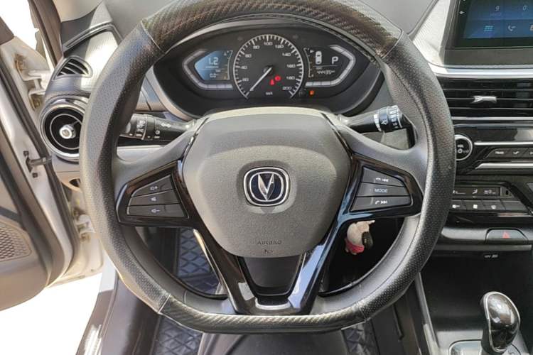 Used CHANGAN Alsvin 2019 1.5L DCT Luxury Version China VI Standard Steering Wheel