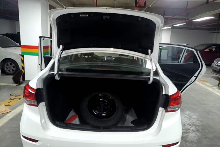 Used CHANGAN Alsvin 2019 1.5L DCT Comfort Model China VI Standard Trunk