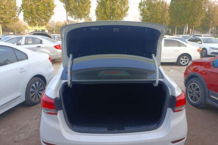 Used CHANGAN Alsvin 2019 1.4L Manual Comfort Edition China VI Standard Trunk