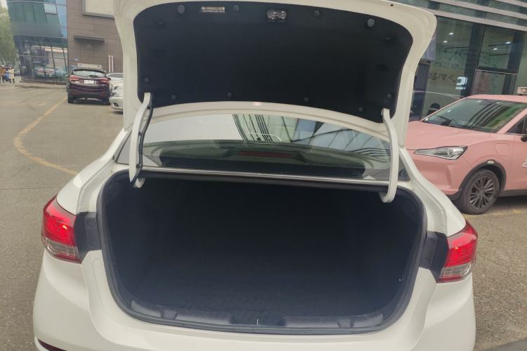 Used CHANGAN Alsvin 2019 1.5L DCT Comfort Model China VI Standard Trunk