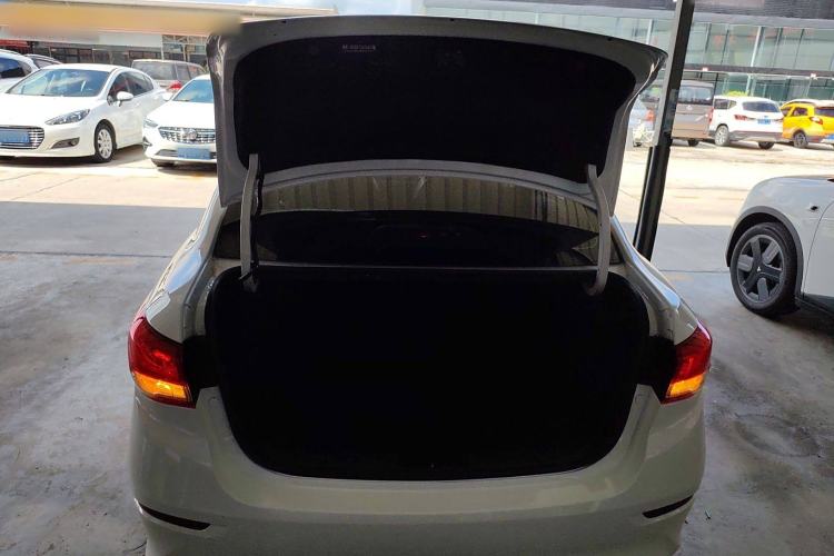 Used CHANGAN Alsvin 2019 1.4L Manual Comfort Edition China VI Standard Trunk