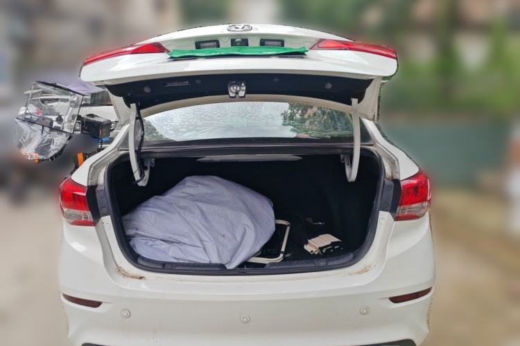 Used CHANGAN Alsvin 2019 1.5L DCT Luxury Version China VI Standard Trunk