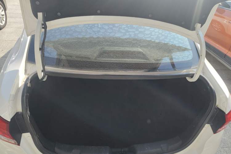 Used CHANGAN Alsvin 2019 1.5L DCT Comfort Model China VI Standard Trunk