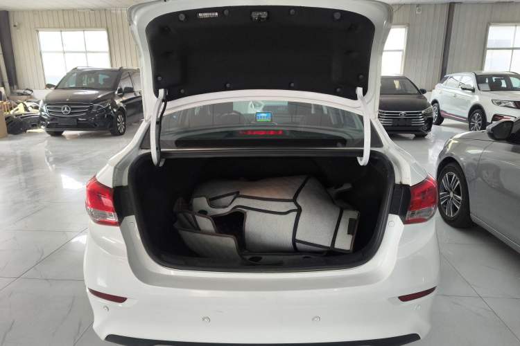 Used CHANGAN Alsvin 2019 1.4L Manual Comfort Edition China VI Standard Trunk