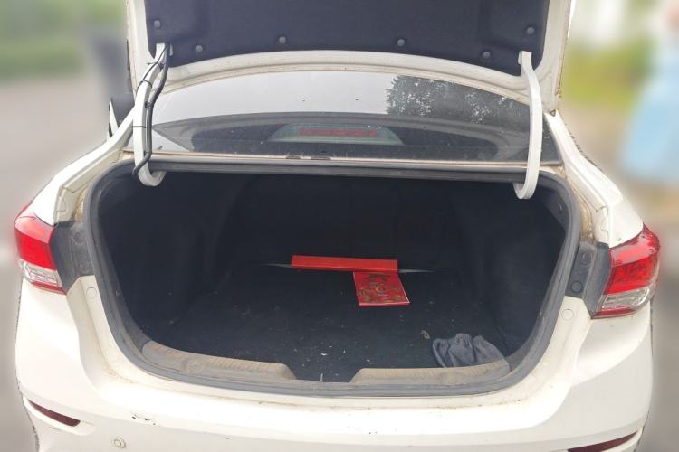 Used CHANGAN Alsvin 2019 1.5L DCT Comfort Model China VI Standard Trunk