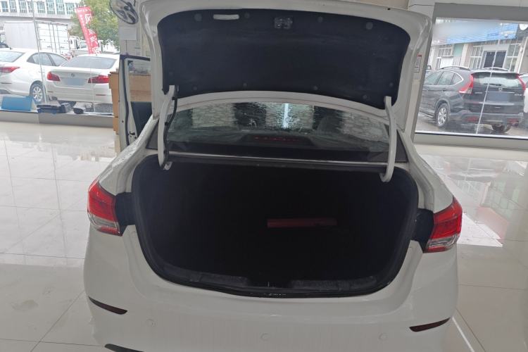Used CHANGAN Alsvin 2019 1.5L DCT Comfort Model China VI Standard Trunk