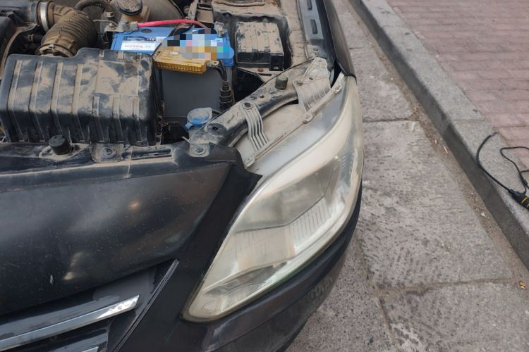 Used CHANGAN Alsvin V3 2012 1.3L Manual Comfort Version China IV Standard Engine Bay Left