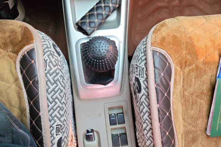 Used CHANGAN Alsvin V3 2012 1.3L Manual Comfort Version China IV Standard Gear Lever