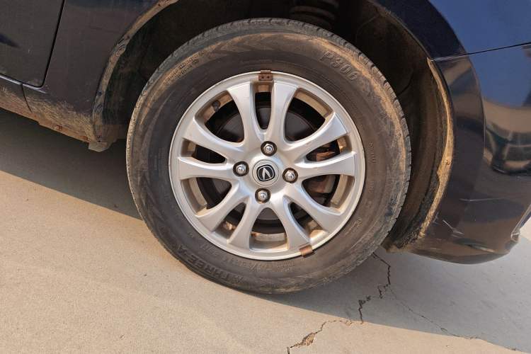 Used CHANGAN Alsvin V3 2012 1.3L Manual Comfort Version China IV Standard Right Front Wheel Hub