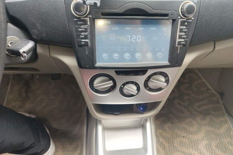 Used CHANGAN Alsvin V3 2012 1.3L Manual Comfort Version China IV Standard Audio And AC Panel