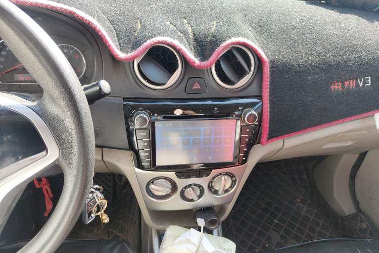 Used CHANGAN Alsvin V3 2012 1.3L Manual Comfort Version China IV Standard Audio And AC Panel