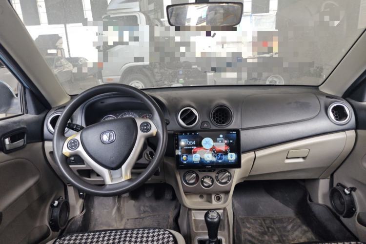 Used CHANGAN Alsvin V3 2012 1.3L Manual Comfort Version China IV Standard Center Console