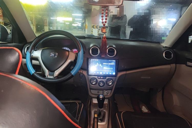 Used CHANGAN Alsvin V3 2012 1.3L Manual Comfort Version China IV Standard Center Console