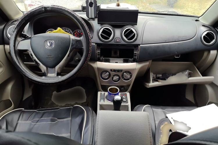 Used CHANGAN Alsvin V3 2012 1.3L Manual Comfort Version China IV Standard Center Console