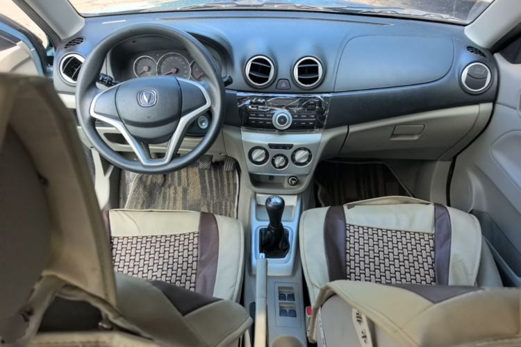 Used CHANGAN Alsvin V3 2012 1.3L Manual Comfort Version China IV Standard Center Console