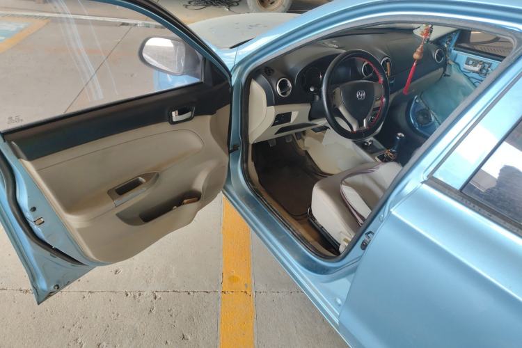 Used CHANGAN Alsvin V3 2012 1.3L Manual Luxury Version China IV Standard Driver Seat