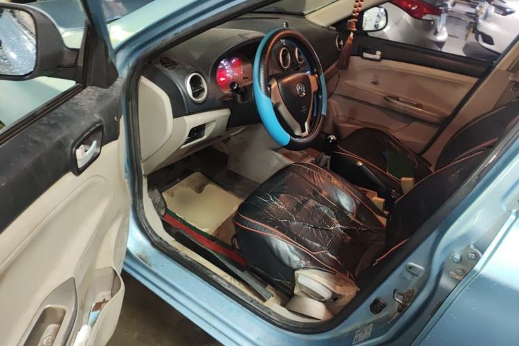 Used CHANGAN Alsvin V3 2012 1.3L Manual Comfort Version China IV Standard Driver Seat
