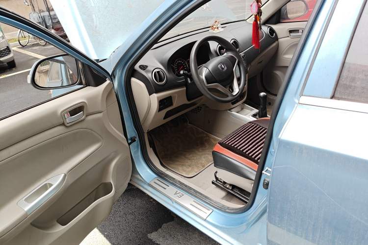 Used CHANGAN Alsvin V3 2012 1.3L Manual Comfort Version China IV Standard Driver Seat