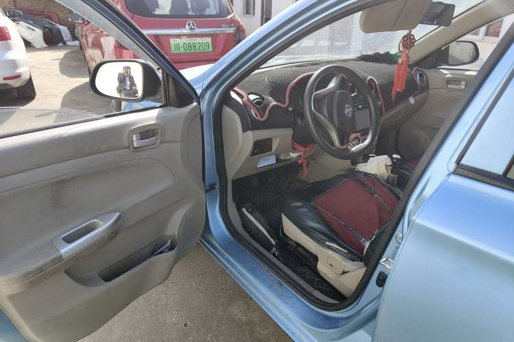 Used CHANGAN Alsvin V3 2012 1.3L Manual Comfort Version China IV Standard Driver Seat