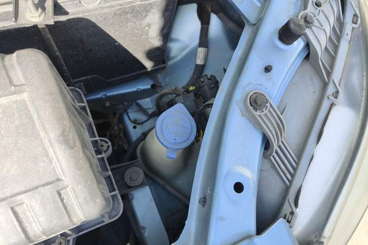 Used CHANGAN Alsvin V3 2012 1.3L Manual Comfort Version China IV Standard Engine Bay Left