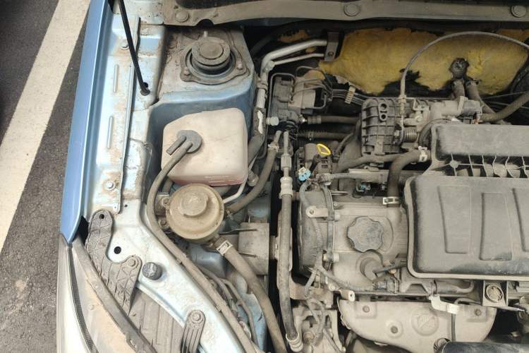 Used CHANGAN Alsvin V3 2012 1.3L Manual Comfort Version China IV Standard Engine Bay Right