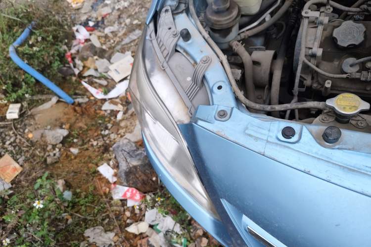 Used CHANGAN Alsvin V3 2012 1.3L Manual Comfort Version China IV Standard Engine Bay Right