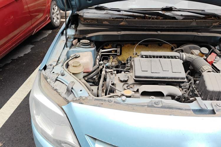 Used CHANGAN Alsvin V3 2012 1.3L Manual Comfort Version China IV Standard Engine Bay Right