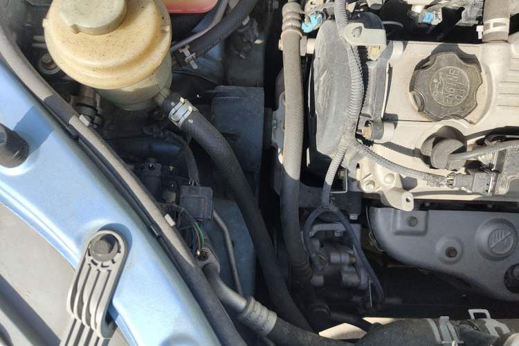 Used CHANGAN Alsvin V3 2012 1.3L Manual Comfort Version China IV Standard Engine Bay Right