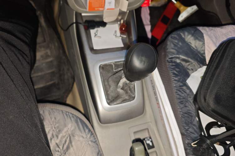 Used CHANGAN Alsvin V3 2012 1.3L Manual Luxury Version China IV Standard Gear Lever