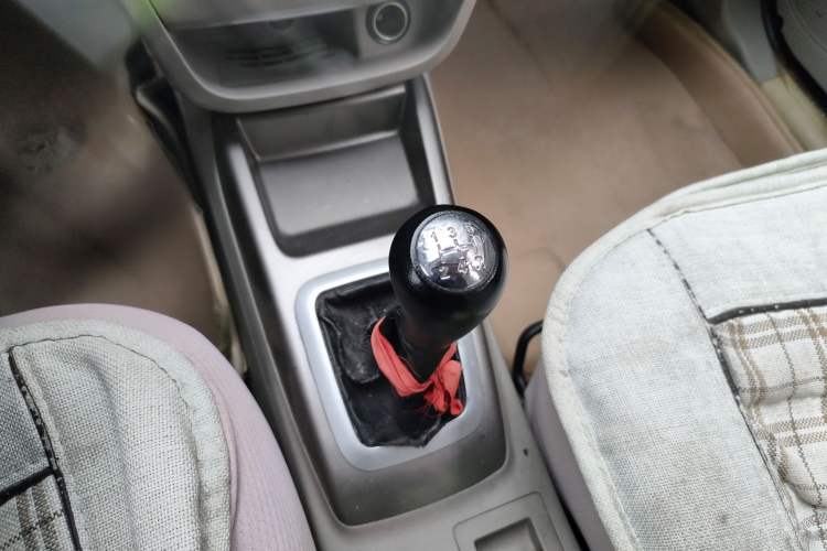 Used CHANGAN Alsvin V3 2012 1.3L Manual Comfort Version China IV Standard Gear Lever