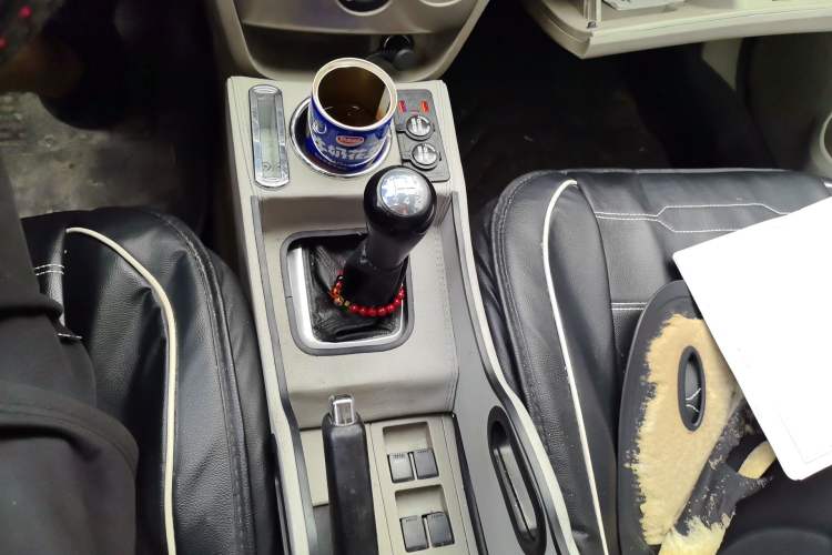 Used CHANGAN Alsvin V3 2012 1.3L Manual Comfort Version China IV Standard Gear Lever