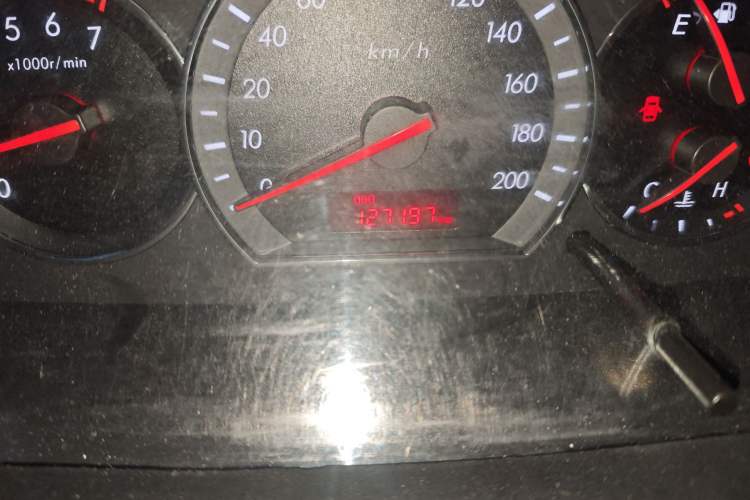 Used CHANGAN Alsvin V3 2012 1.3L Manual Luxury Version China IV Standard Odometer Close Up