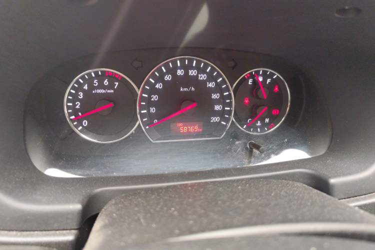 Used CHANGAN Alsvin V3 2012 1.3L Manual Comfort Version China IV Standard Odometer Close Up