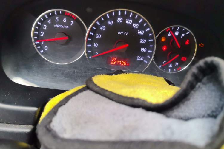 Used CHANGAN Alsvin V3 2012 1.3L Manual Comfort Version China IV Standard Odometer Close Up