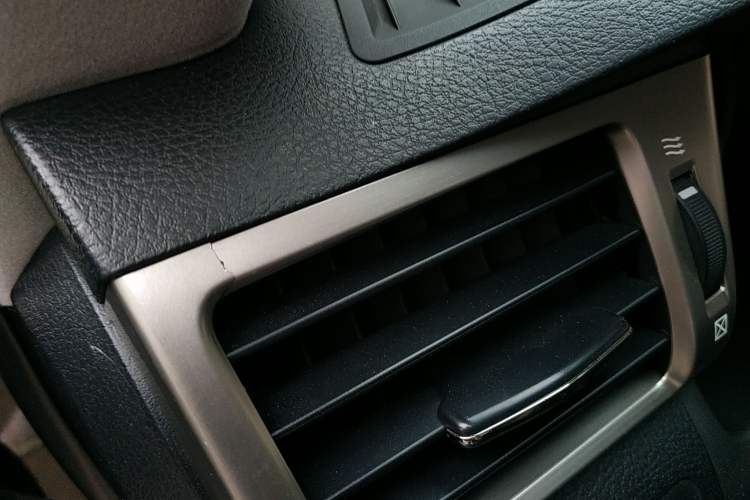 Used CHANGAN Alsvin V3 2012 1.3L Manual Comfort Version China IV Standard Odometer Close Up