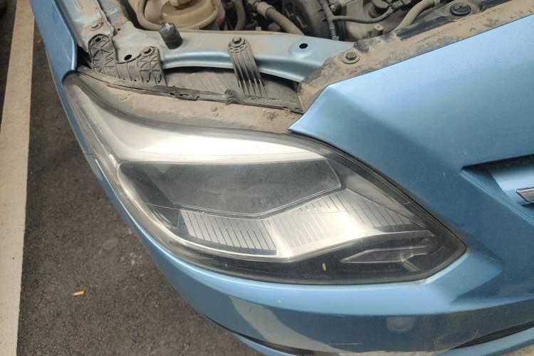 Used CHANGAN Alsvin V3 2012 1.3L Manual Comfort Version China IV Standard Right Front Headlight