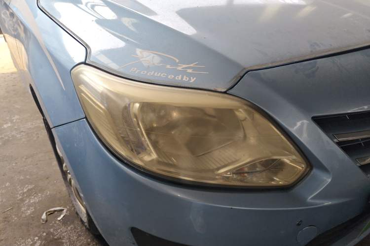 Used CHANGAN Alsvin V3 2012 1.3L Manual Comfort Version China IV Standard Right Front Headlight