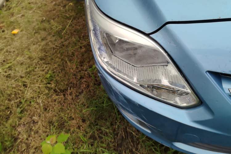Used CHANGAN Alsvin V3 2012 1.3L Manual Comfort Version China IV Standard Right Front Headlight