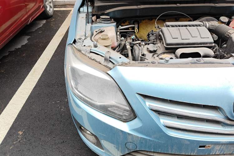 Used CHANGAN Alsvin V3 2012 1.3L Manual Comfort Version China IV Standard Right Front Headlight