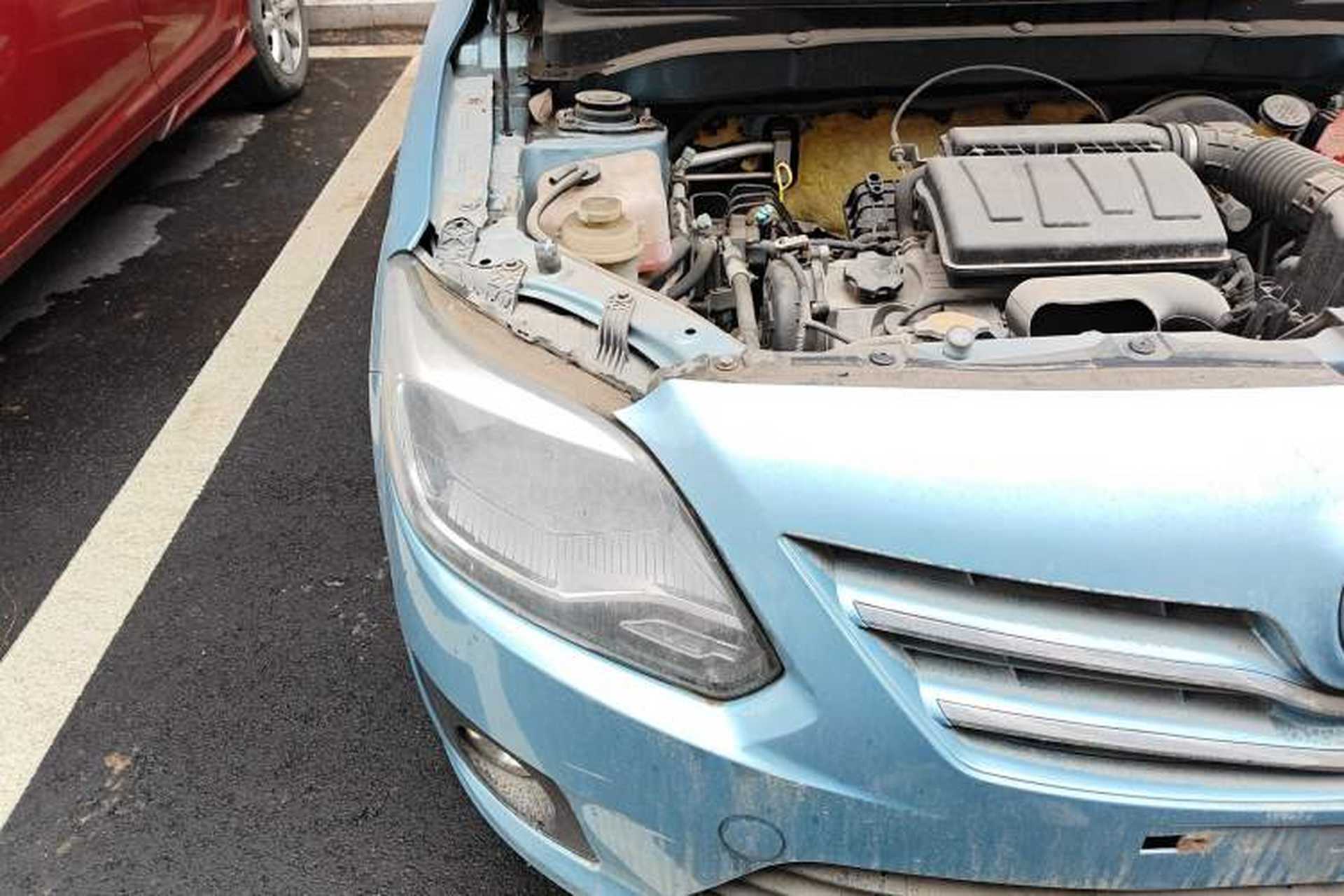 Used CHANGAN Alsvin V3 2012 1.3L Manual Comfort Version China IV Standard Right Front Headlight