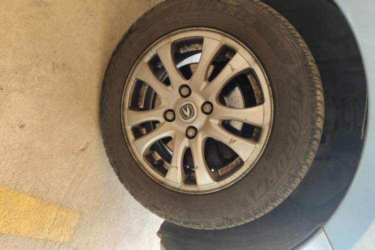 Used CHANGAN Alsvin V3 2012 1.3L Manual Luxury Version China IV Standard Right Front Wheel Hub