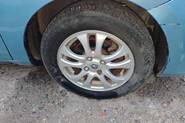 Used CHANGAN Alsvin V3 2012 1.3L Manual Luxury Version China IV Standard Right Front Wheel Hub