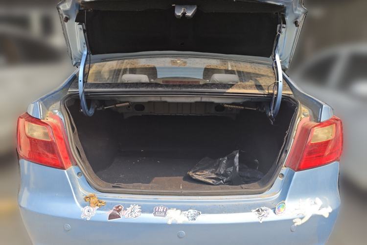 Used CHANGAN Alsvin V3 2012 1.3L Manual Comfort Version China IV Standard Trunk