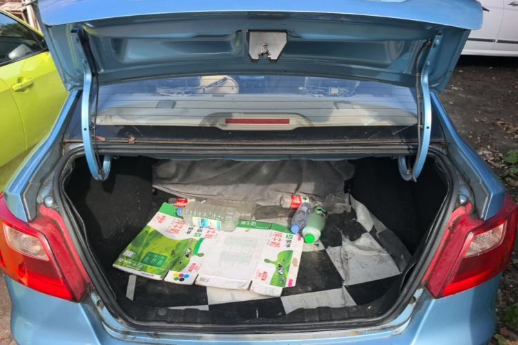 Used CHANGAN Alsvin V3 2012 1.3L Manual Comfort Version China IV Standard Trunk