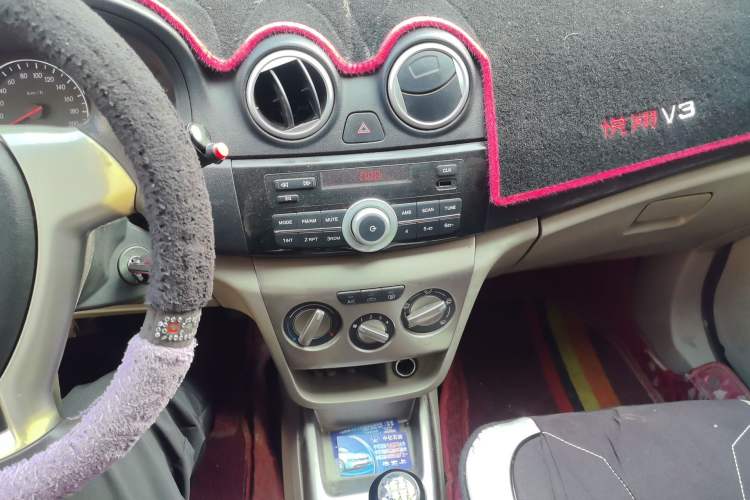 Used CHANGAN Alsvin V3 2012 1.3L Manual Standard Edition Audio And AC Panel
