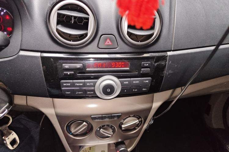 Used CHANGAN Alsvin V3 2012 1.3L Manual Luxury Version China IV Standard Audio And AC Panel