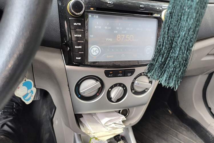 Used CHANGAN Alsvin V3 2012 1.3L Manual Luxury Version China IV Standard Audio And AC Panel