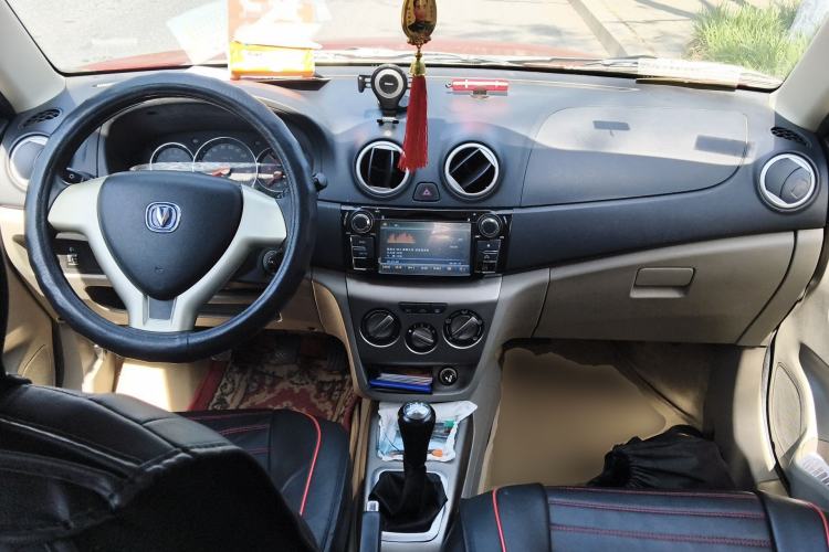 Used CHANGAN Alsvin V3 2012 1.3L Manual Comfort Version China IV Standard Center Console